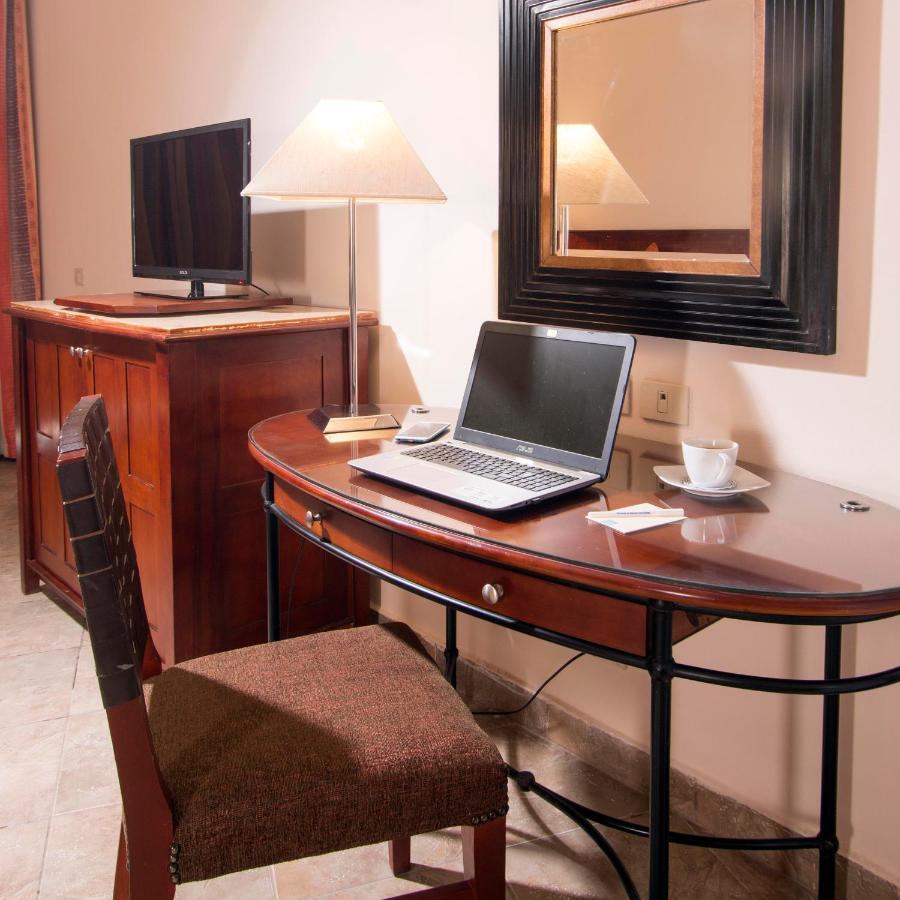 Swiss Inn Plaza Hotel 6th of October City Extérieur photo