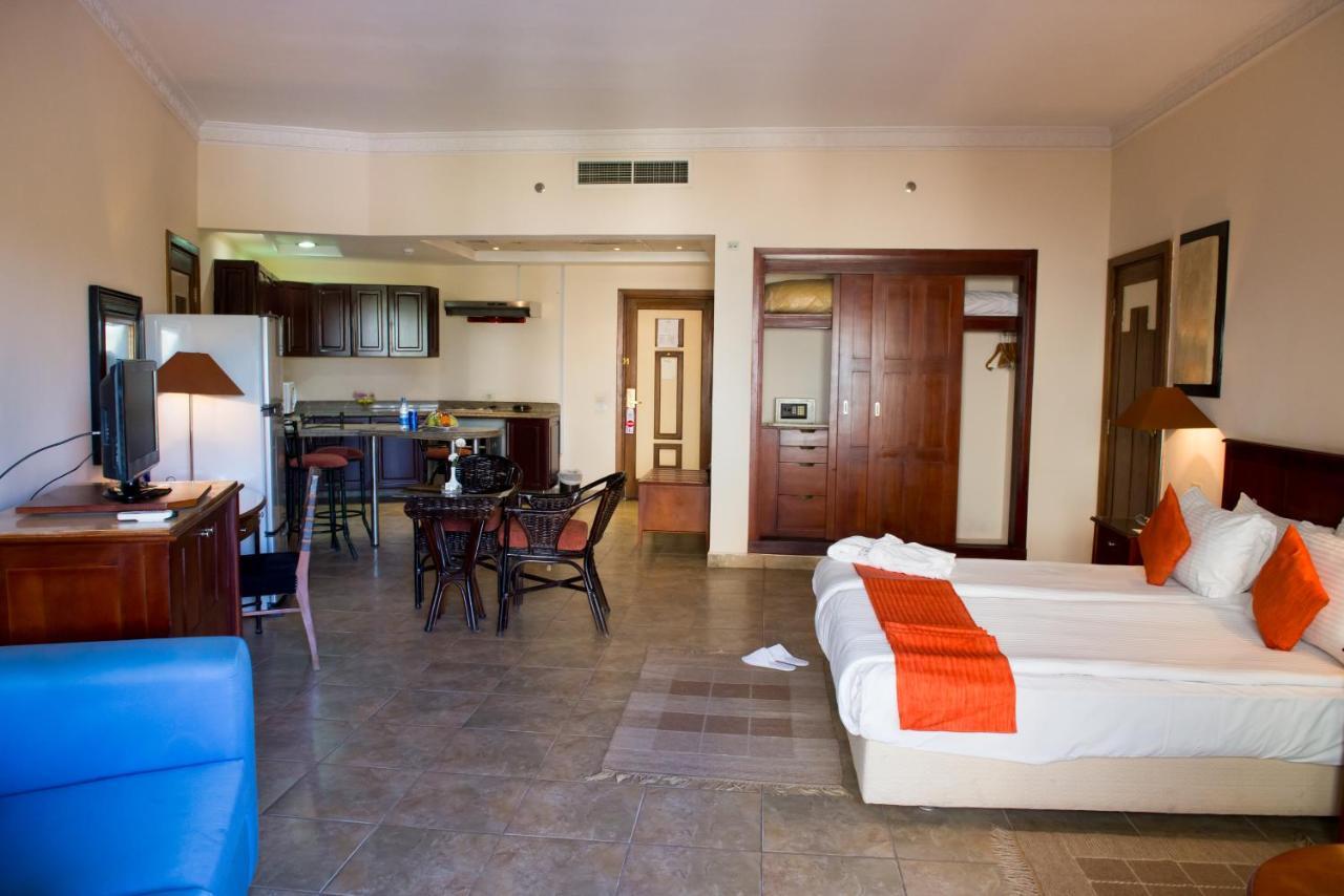 Swiss Inn Plaza Hotel 6th of October City Extérieur photo