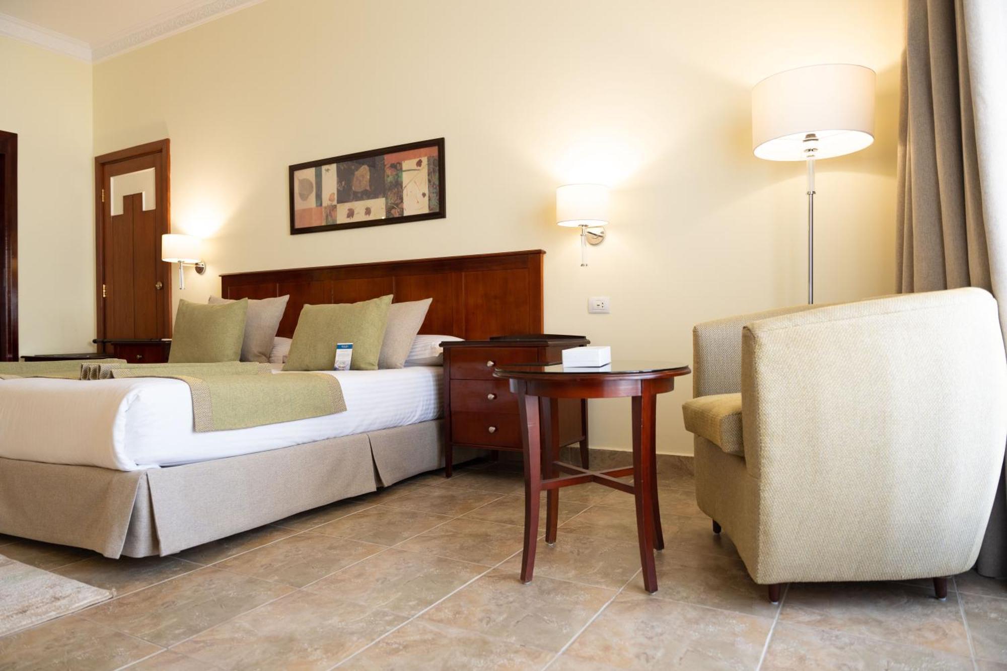 Swiss Inn Plaza Hotel 6th of October City Extérieur photo