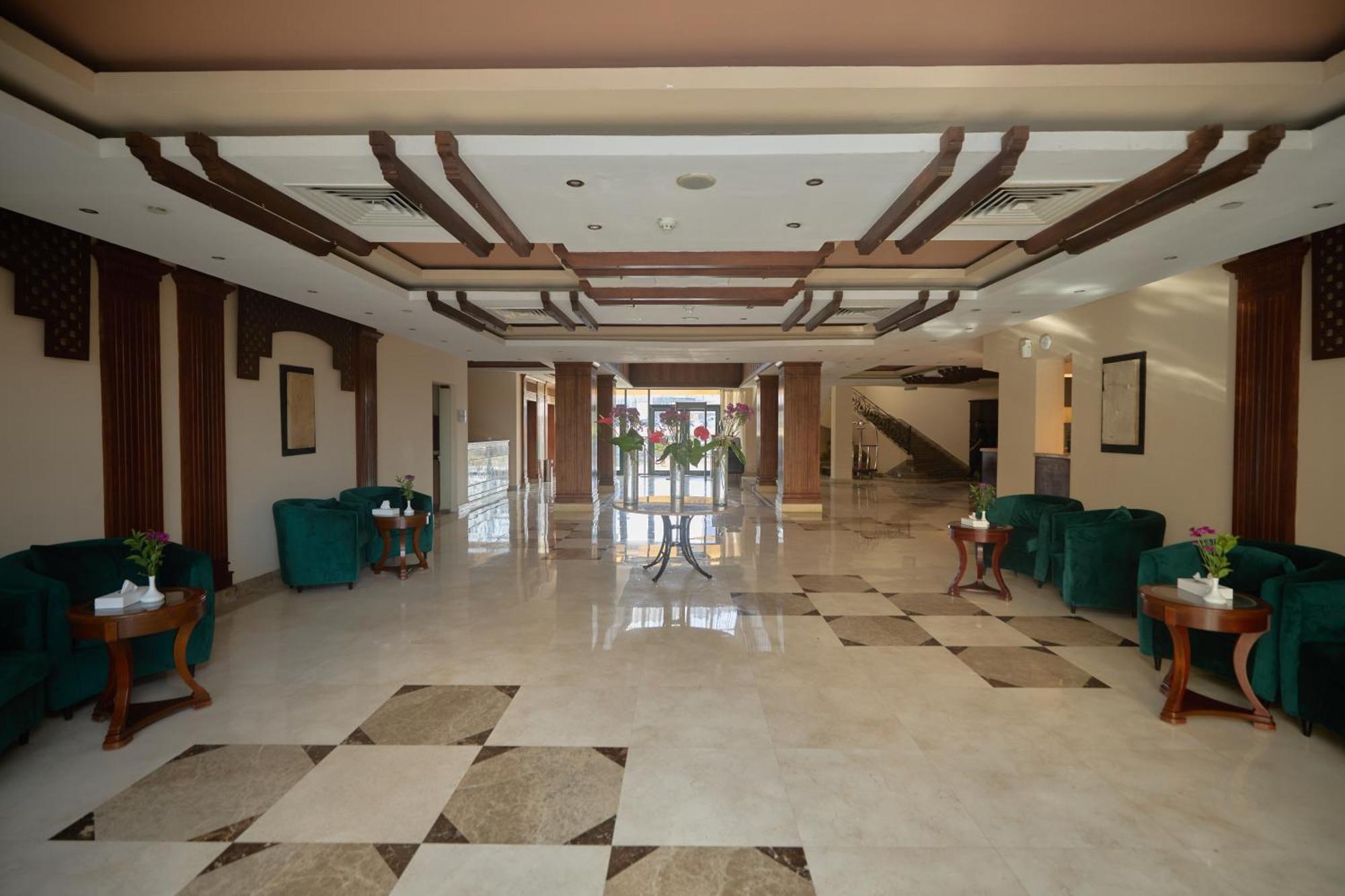 Swiss Inn Plaza Hotel 6th of October City Extérieur photo
